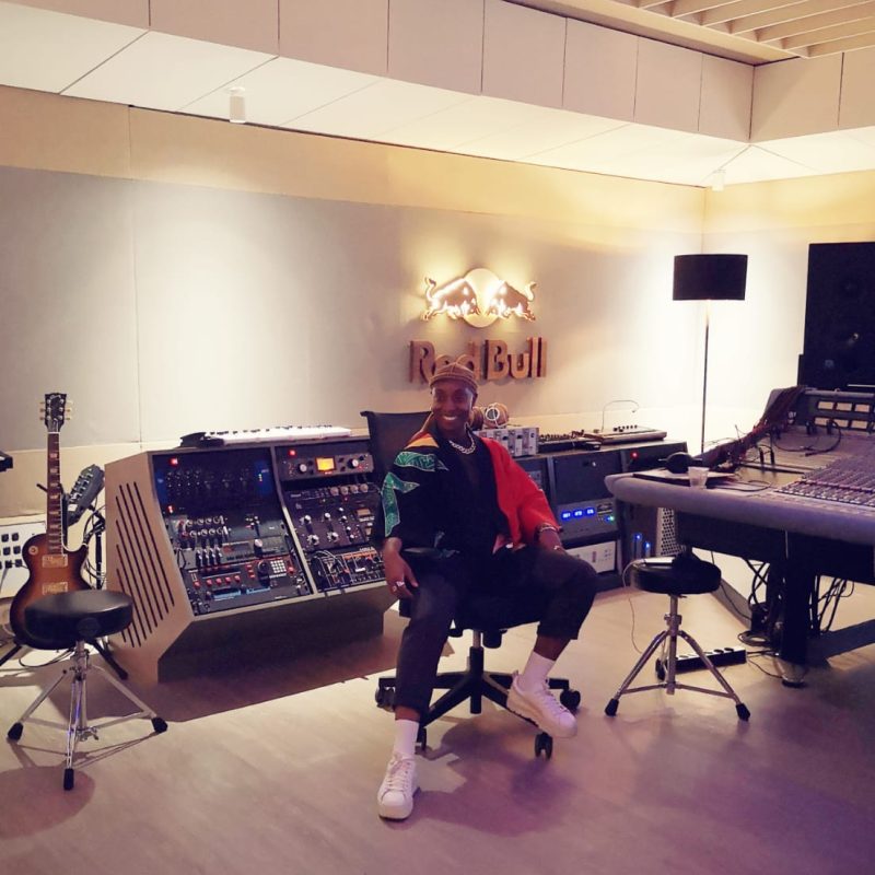 Eesah Yasuke en session studio chez notre partenaire Red Bull